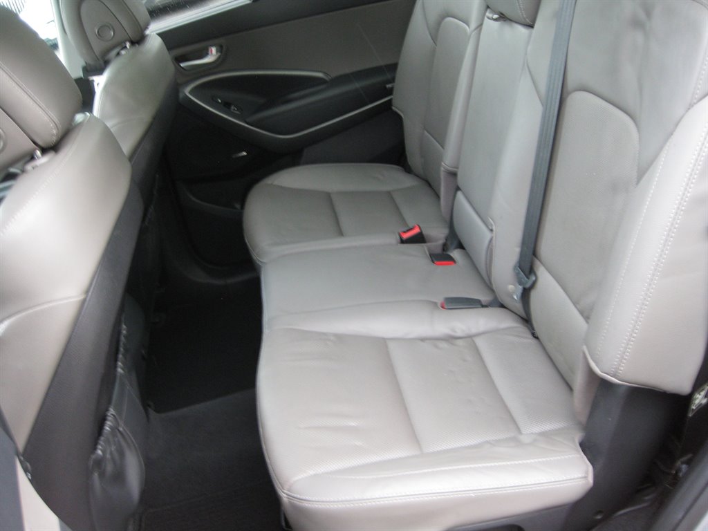 2015 Hyundai Santa FE - $8,950