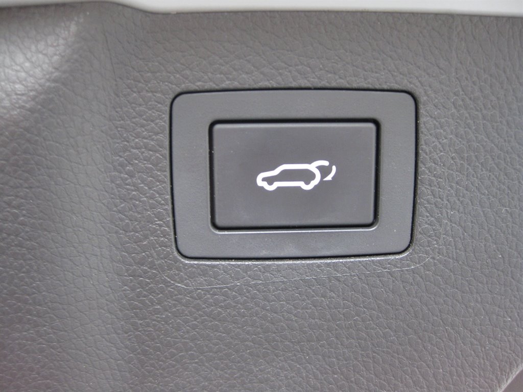 2015 Hyundai Santa FE - $8,950