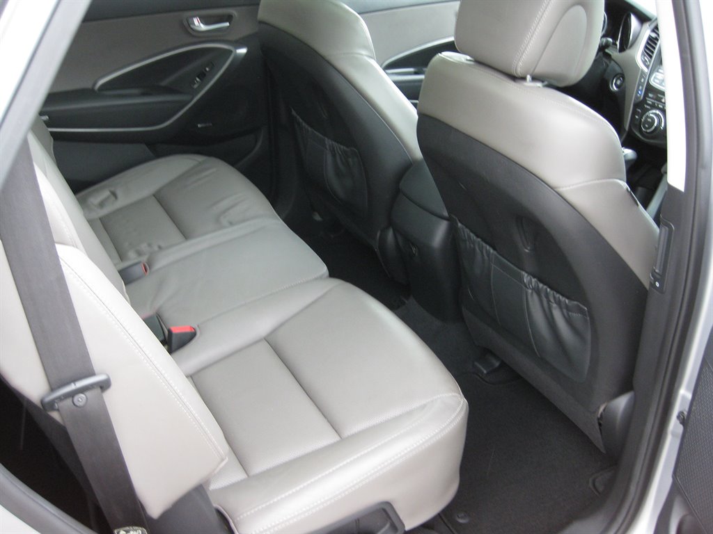 2015 Hyundai Santa FE - $8,950