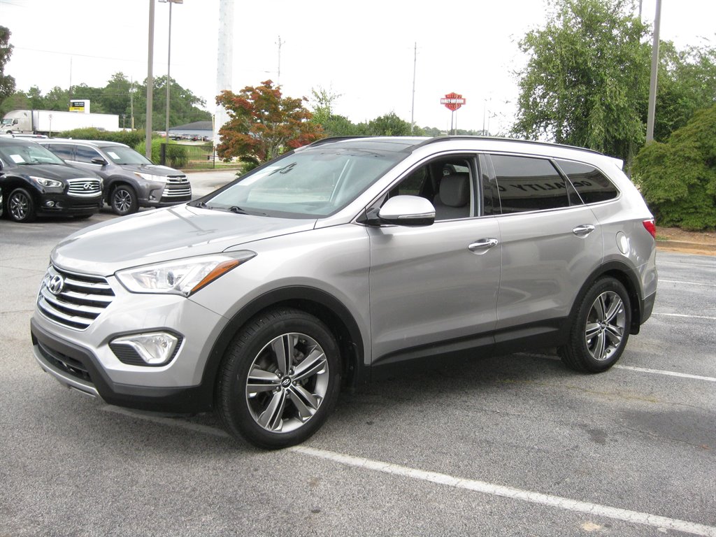2015 Hyundai Santa FE - $8,950