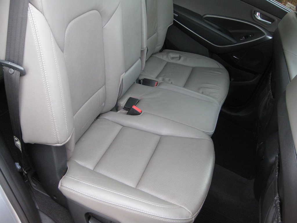 2015 Hyundai Santa FE - $8,950
