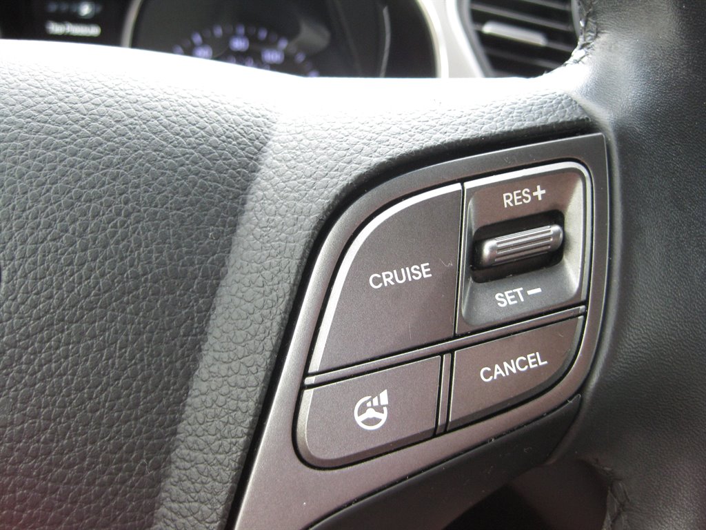 2015 Hyundai Santa FE - $8,950
