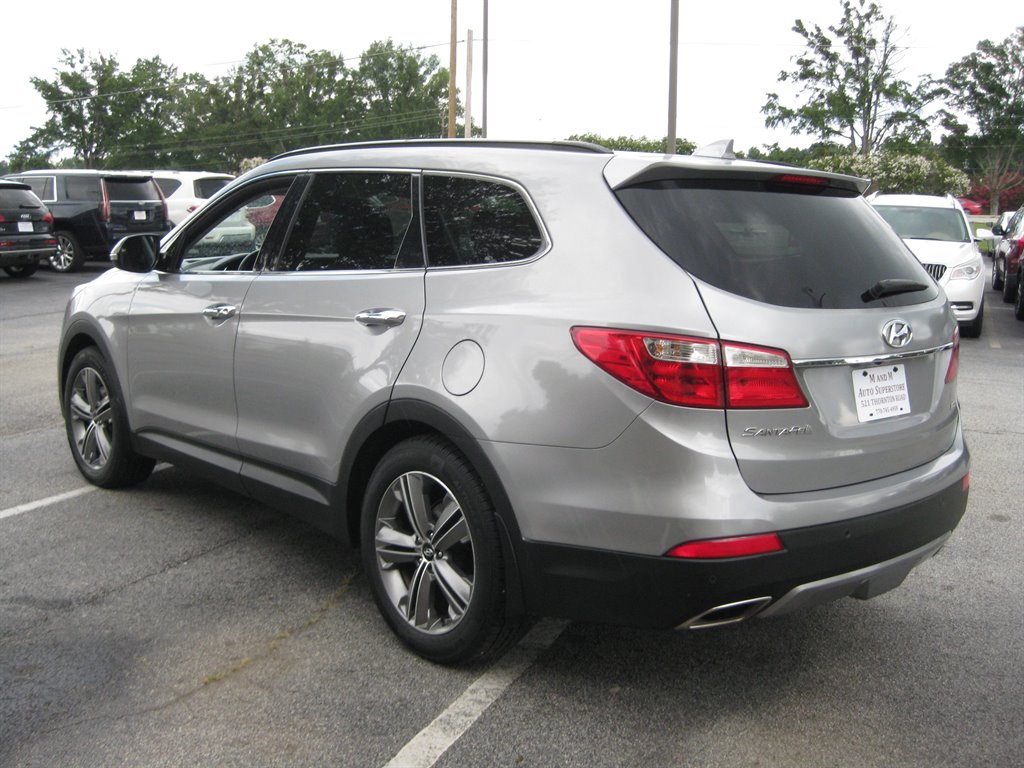 2015 Hyundai Santa FE - $8,950