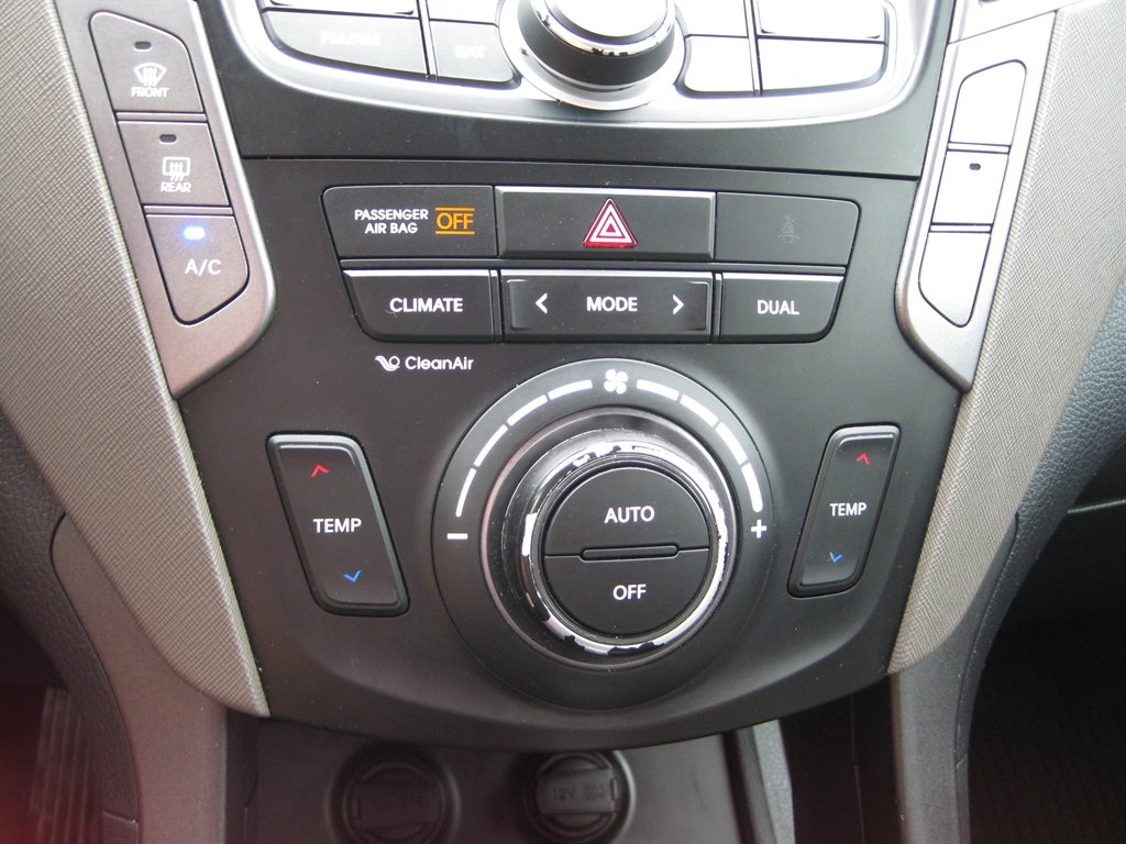2015 Hyundai Santa FE - $8,950