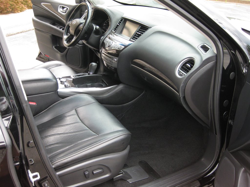 2015 INFINITI QX60 - $8,750