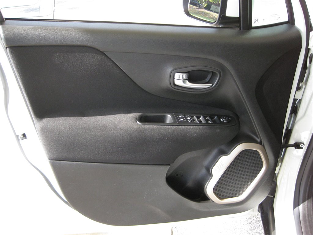 2017 Jeep Renegade - $9,500