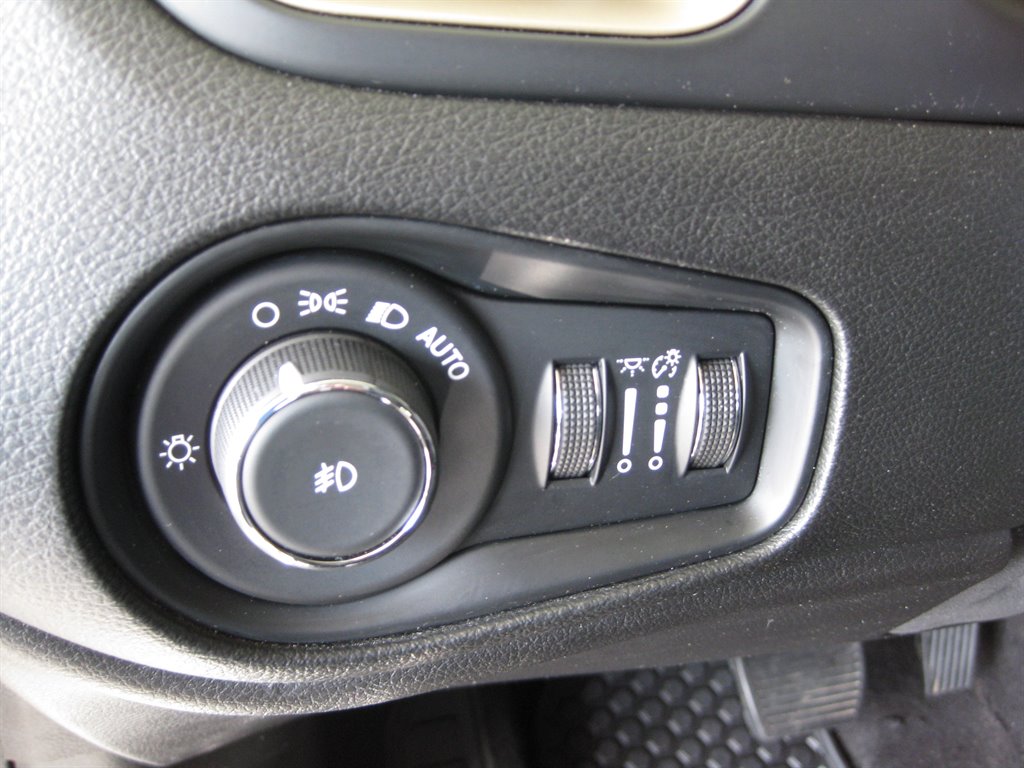 2017 Jeep Renegade - $9,500