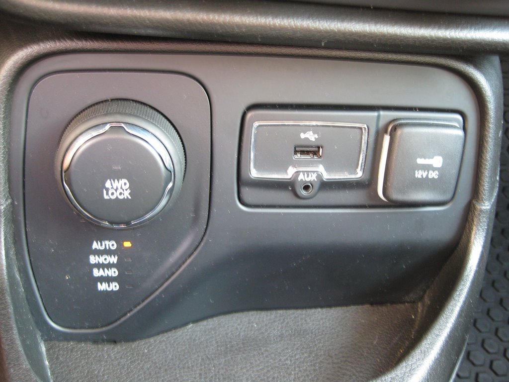 2017 Jeep Renegade - $9,500