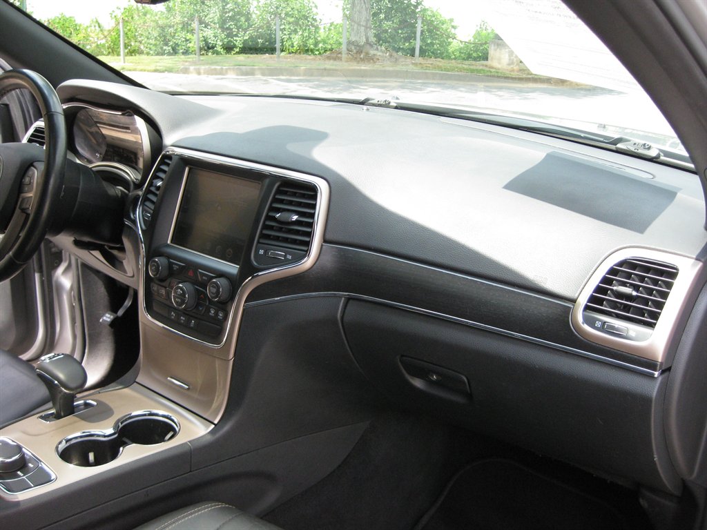 2015 Jeep Cherokee - $9,500