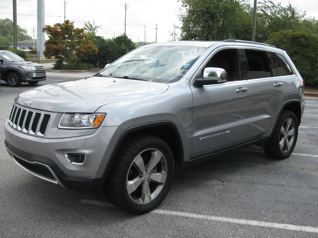 2015 Jeep Cherokee - $9,500