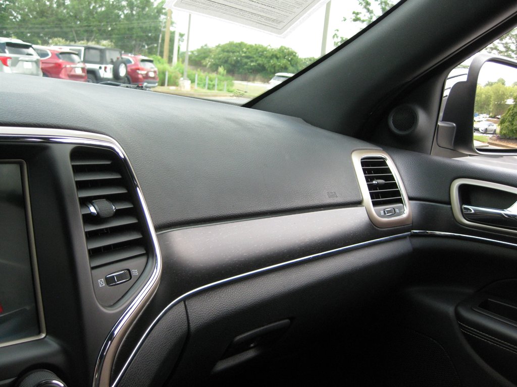 2015 Jeep Cherokee - $9,500