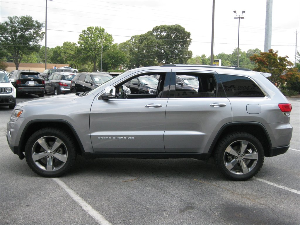 2015 Jeep Cherokee - $9,500