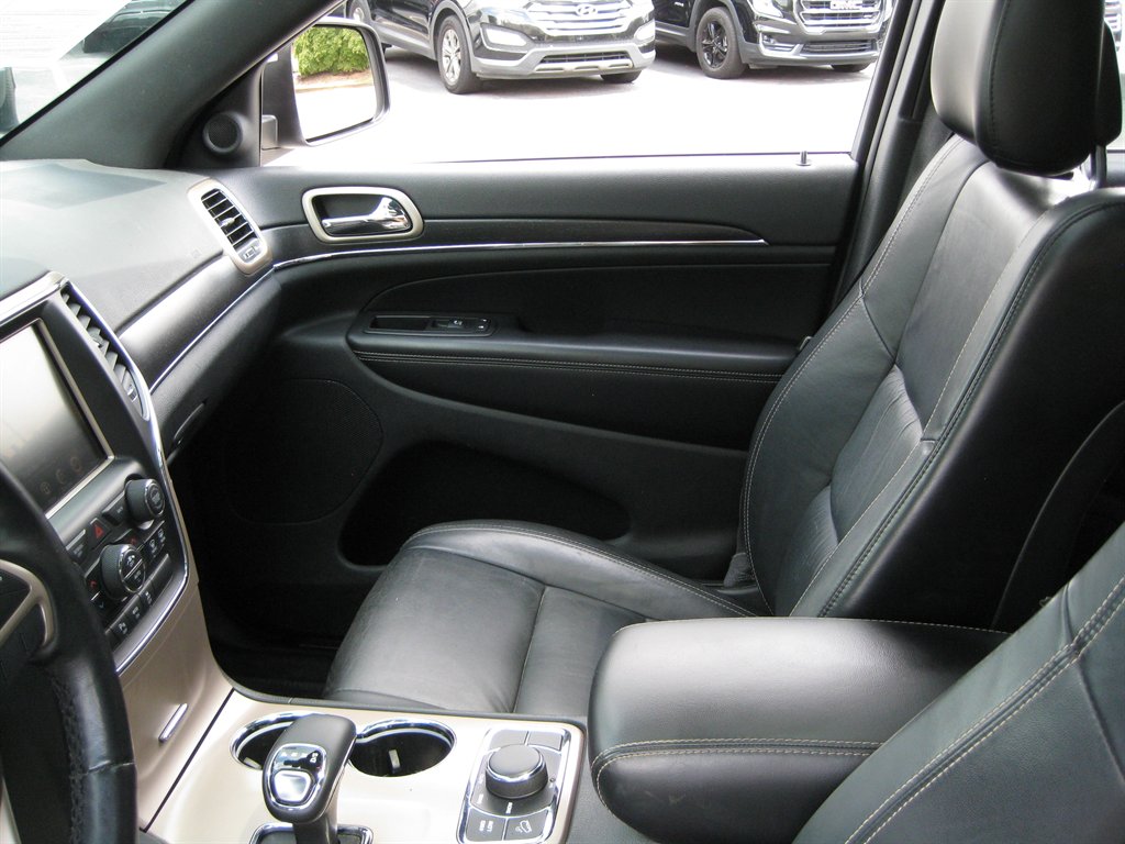 2015 Jeep Cherokee - $9,500