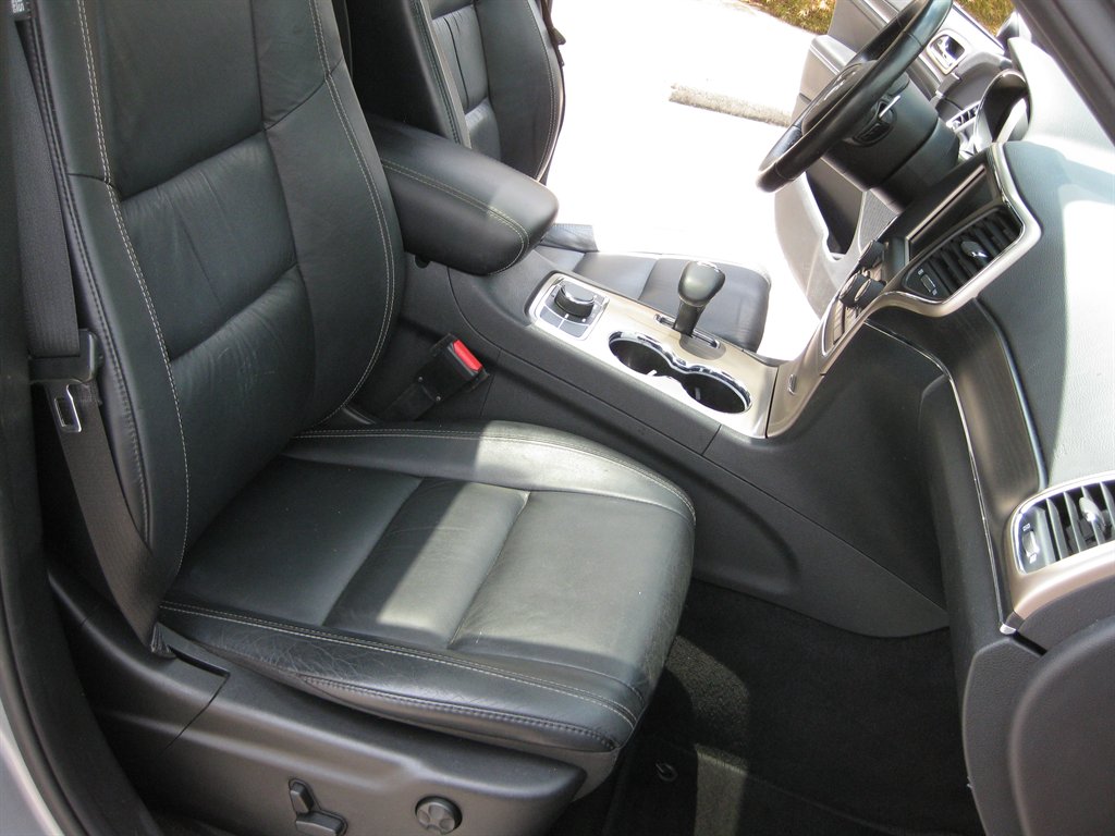 2015 Jeep Cherokee - $9,500