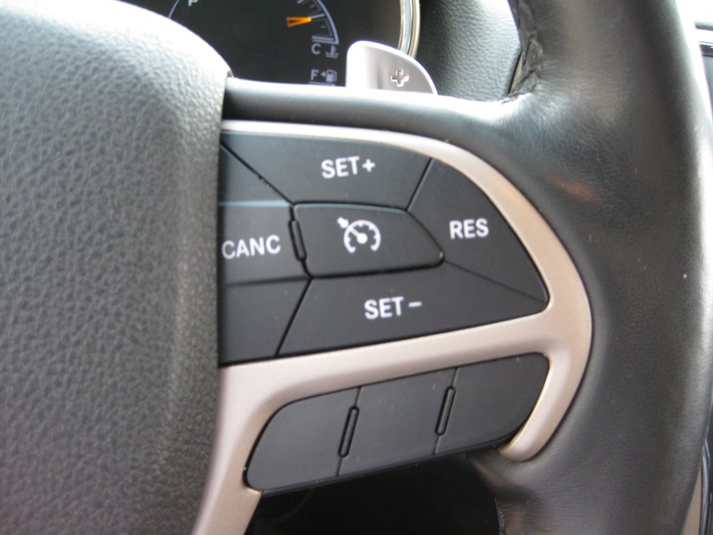2015 Jeep Cherokee - $9,500