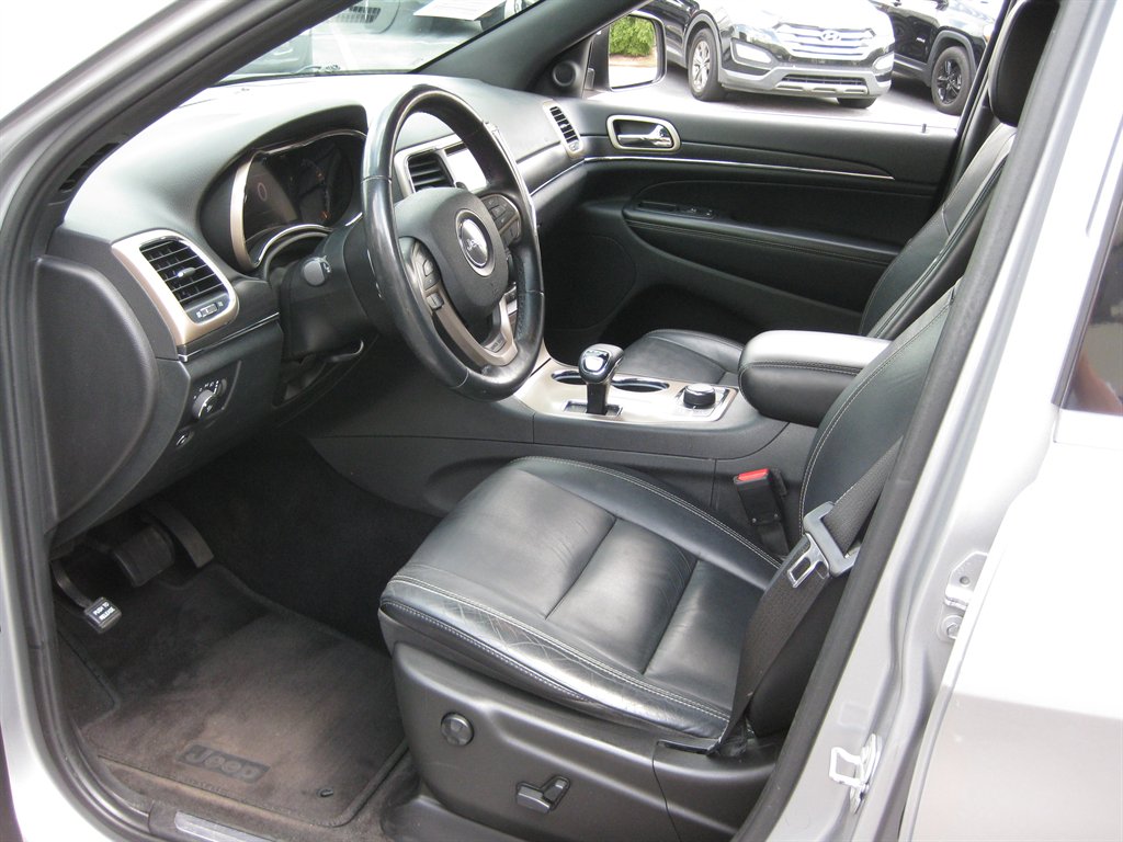 2015 Jeep Cherokee - $9,500