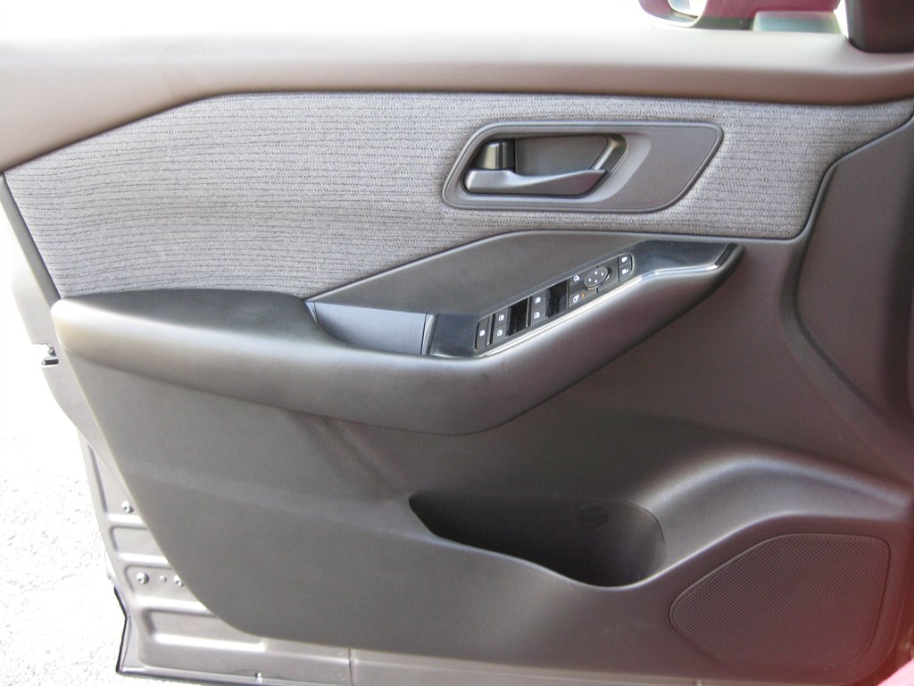 2023 Nissan Rogue - $15,500