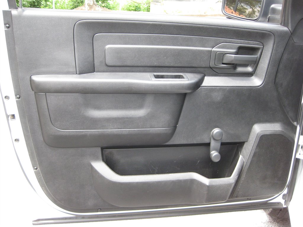 2017 Ram 1500 - $9,500