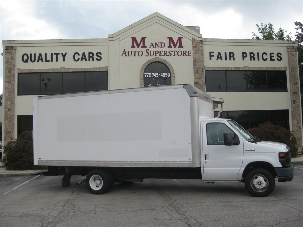 2017 Ford E-350 - $10,500