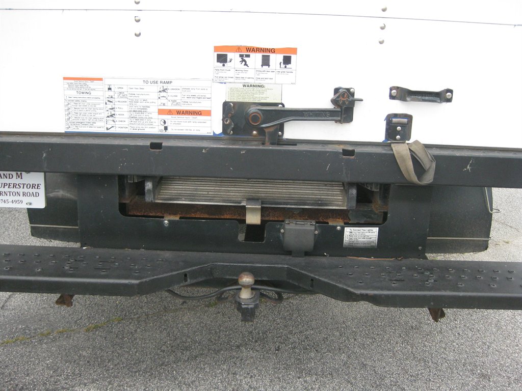 2017 Ford E-350 - $10,500