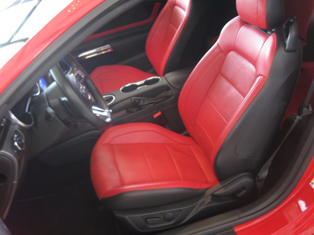 2020 Ford Mustang - $41,500