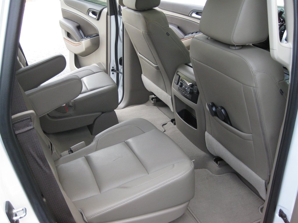 2019 Chevrolet Tahoe - $25,500