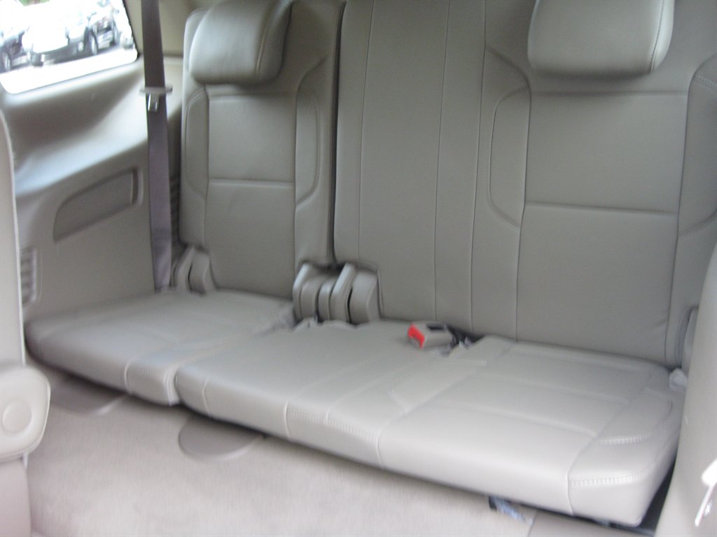 2019 Chevrolet Tahoe - $25,500