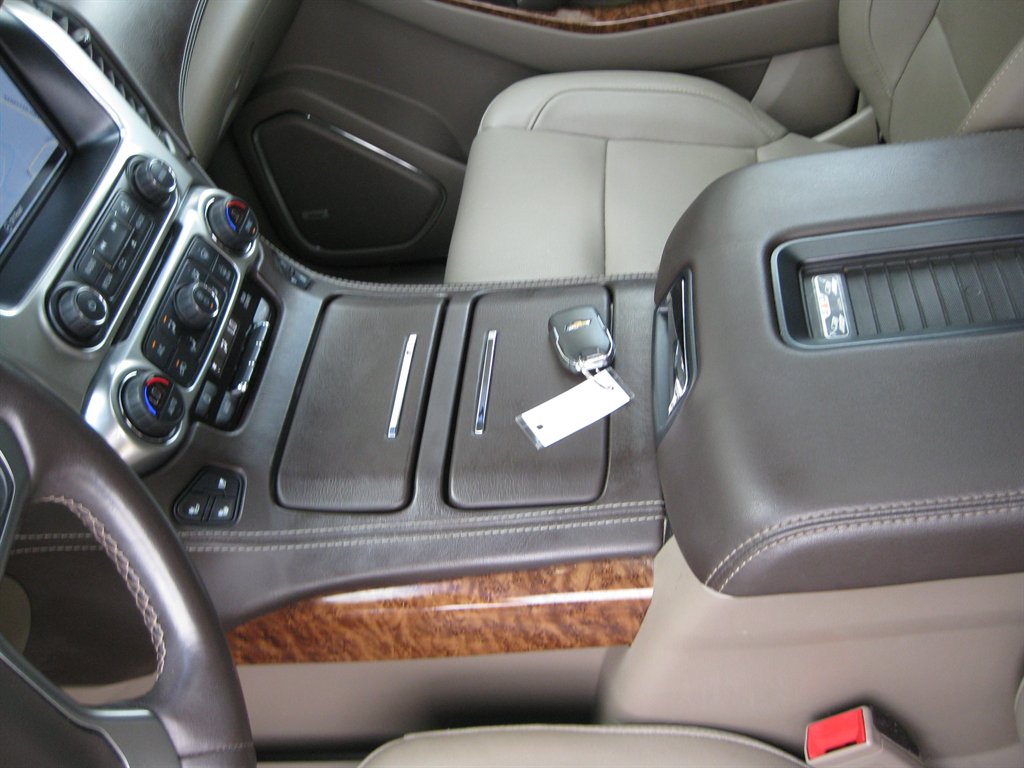 2019 Chevrolet Tahoe - $25,500