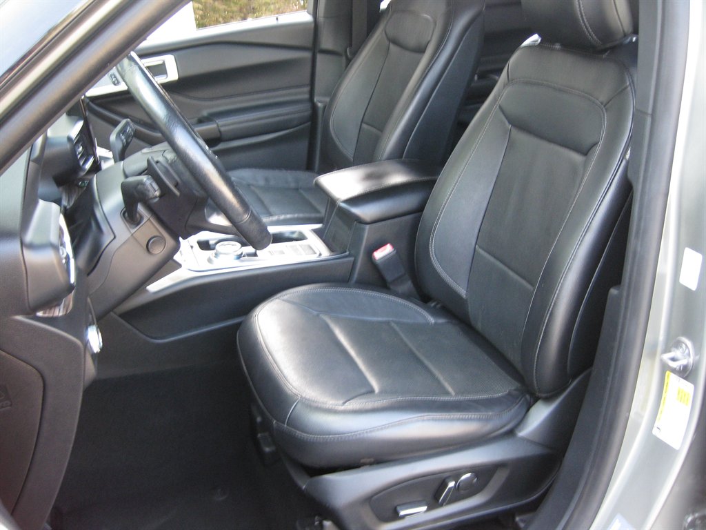 2020 Ford Explorer - $18,500