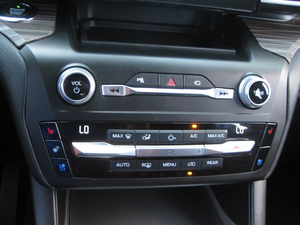 2020 Ford Explorer - $18,500