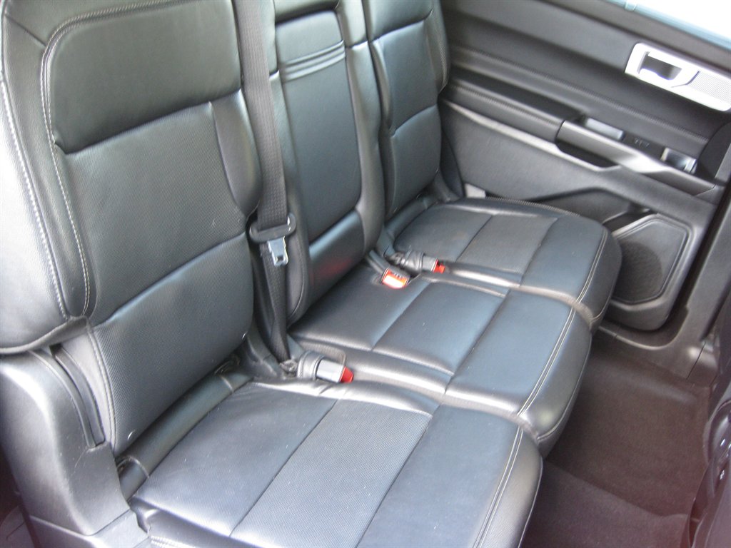 2020 Ford Explorer - $18,500