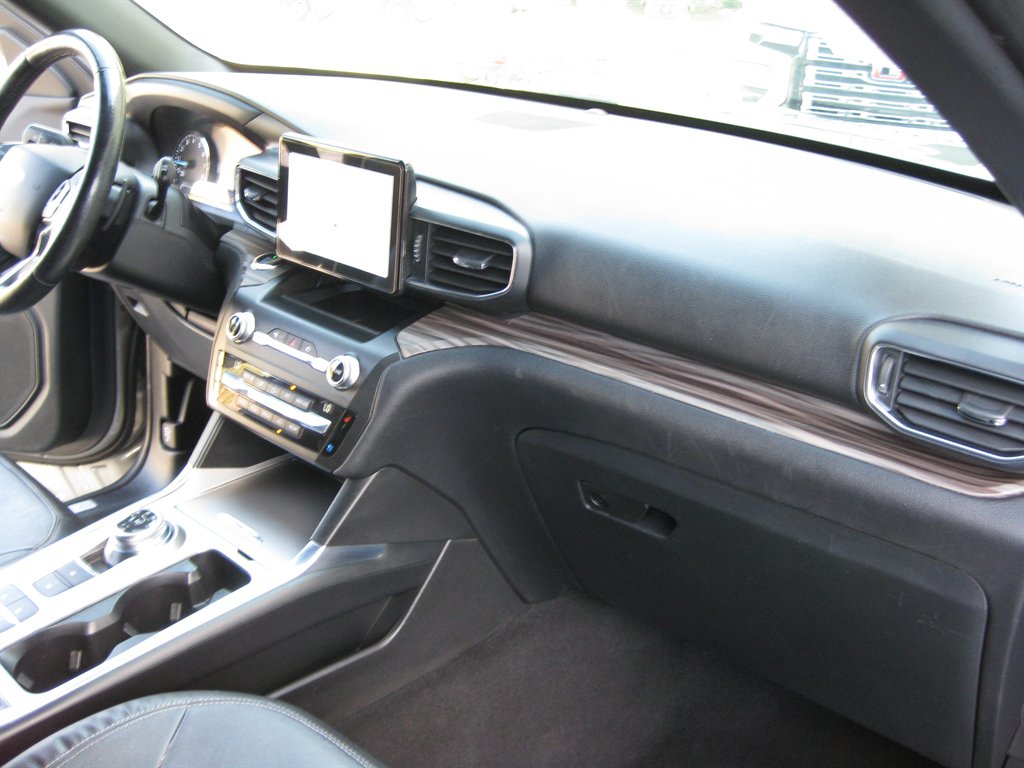2020 Ford Explorer - $18,500