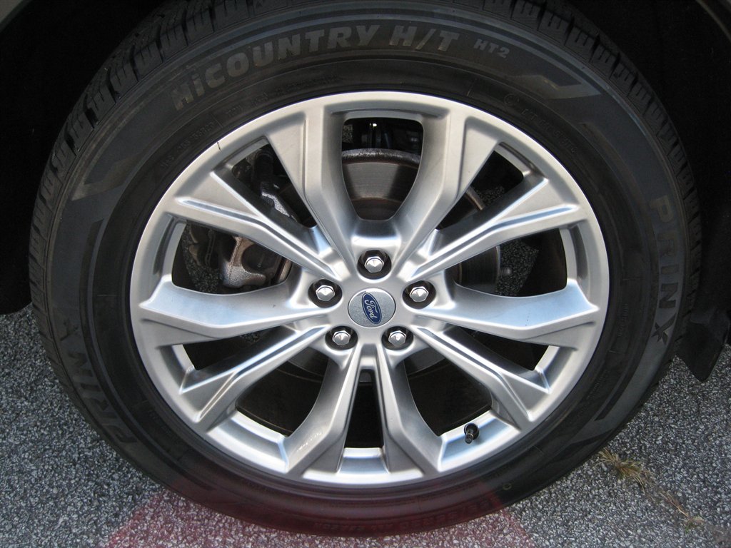 2020 Ford Explorer - $18,500
