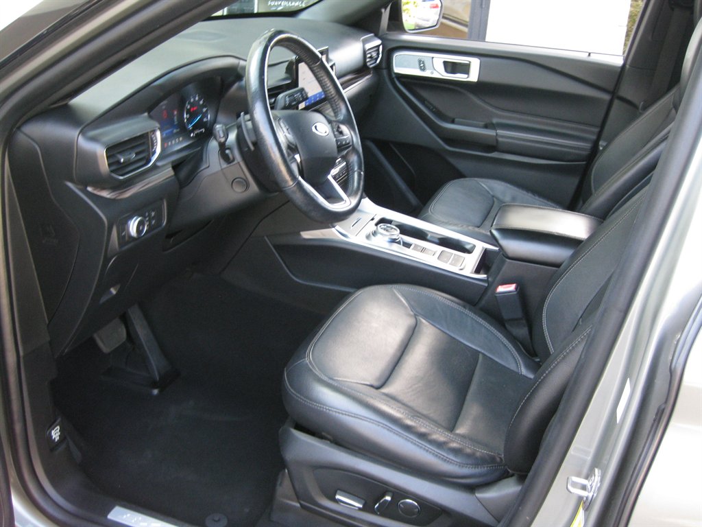 2020 Ford Explorer - $18,500