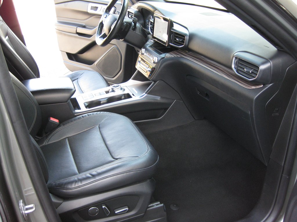 2020 Ford Explorer - $18,500