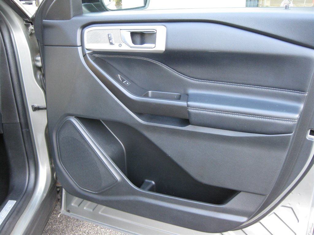 2020 Ford Explorer - $18,500