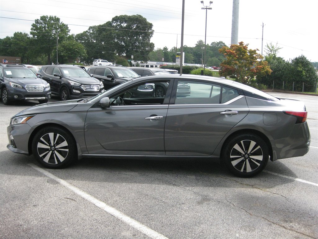 2019 Nissan Altima - $12,001