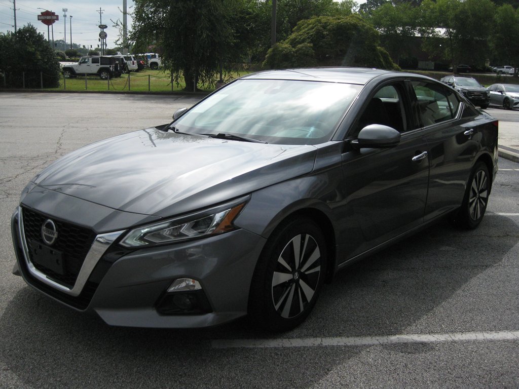 2019 Nissan Altima - $12,001