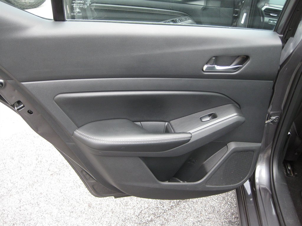2019 Nissan Altima - $12,001
