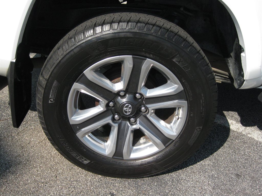 2018 Toyota Tacoma - $27,500