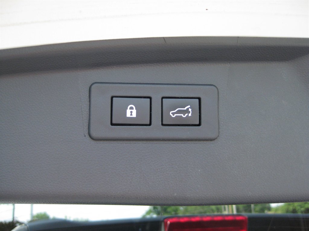 2022 Subaru Outback - $23,500
