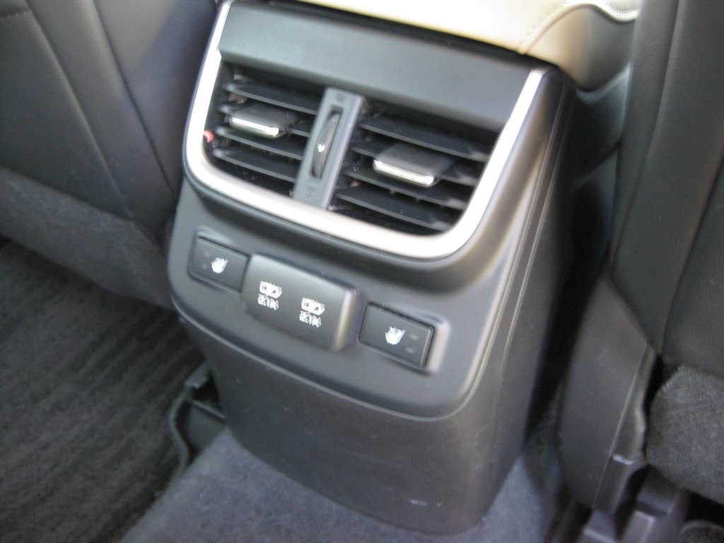 2022 Subaru Outback - $23,500