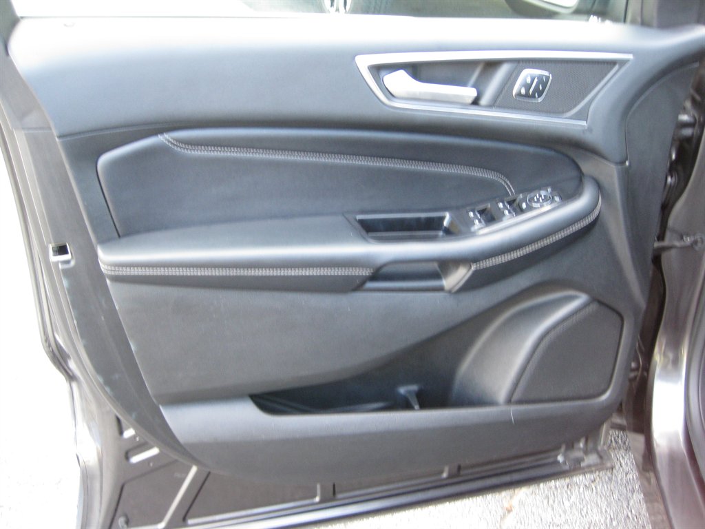 2016 Ford Edge - $11,500