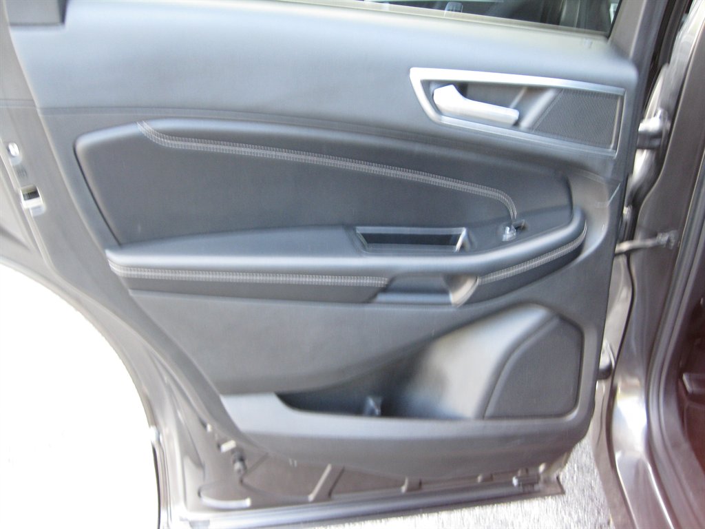 2016 Ford Edge - $11,500