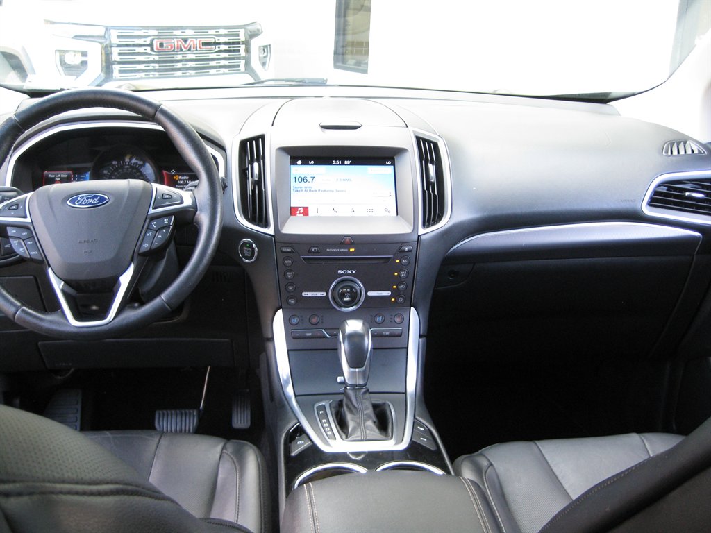 2016 Ford Edge - $11,500