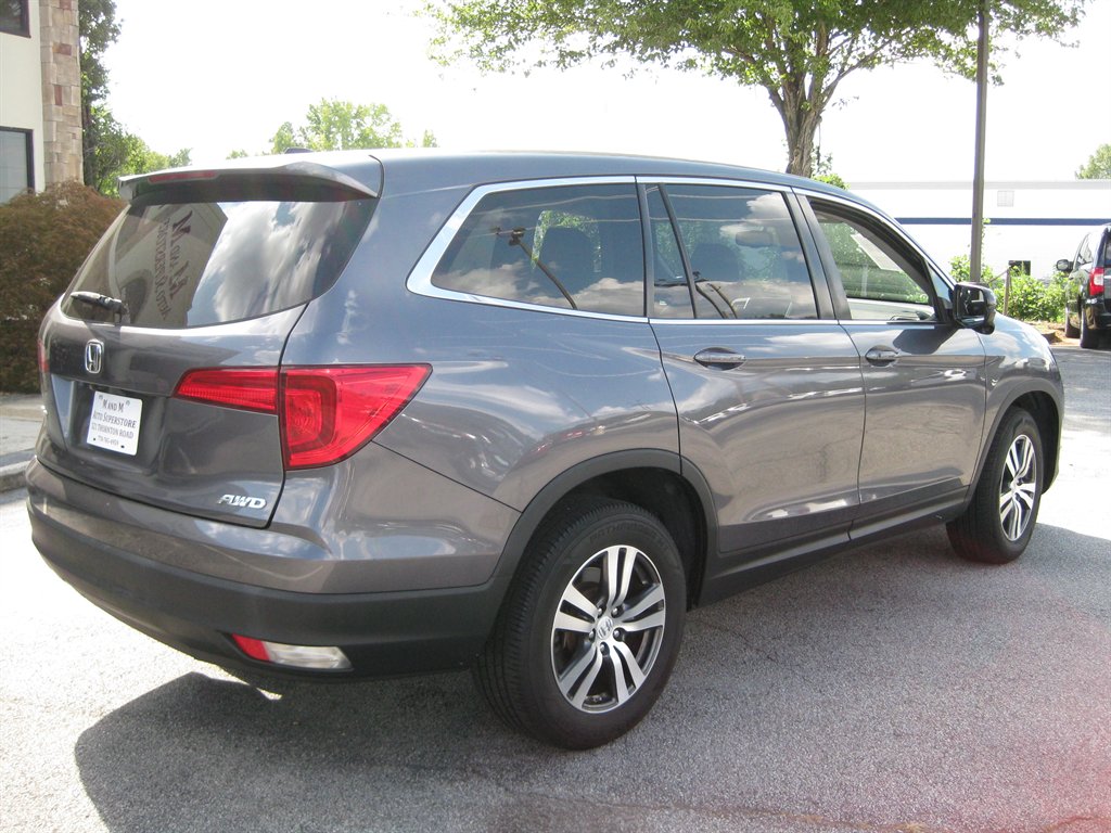 2018 Honda Pilot - $18,001