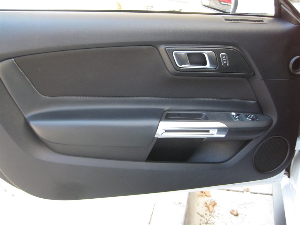 2019 Ford Mustang - $13,500
