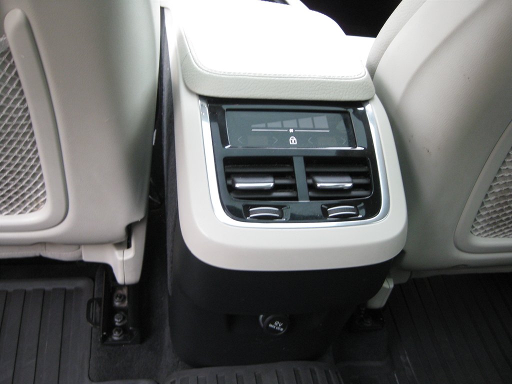 2018 Volvo XC90 - $13,001
