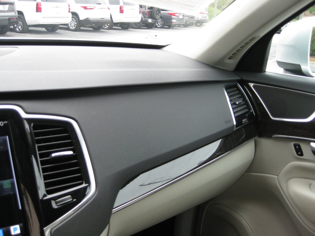 2018 Volvo XC90 - $13,001
