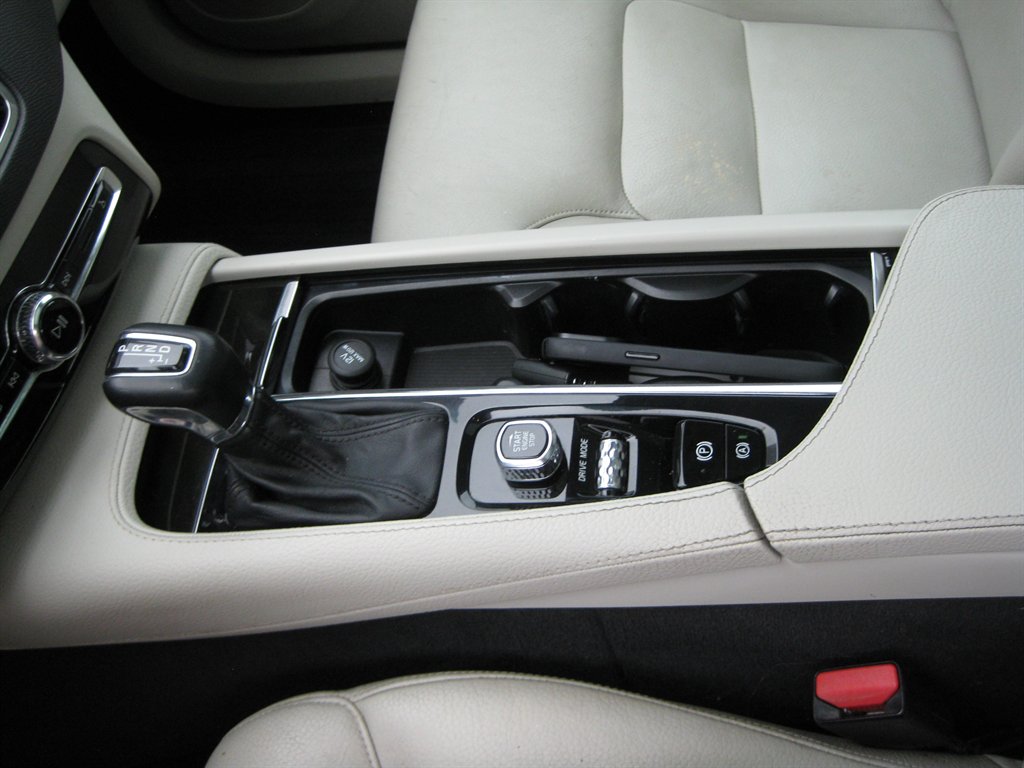 2018 Volvo XC90 - $13,001